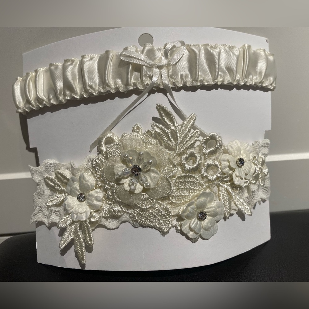 David’s bridal garter set for bride. NWT, never worn, unused